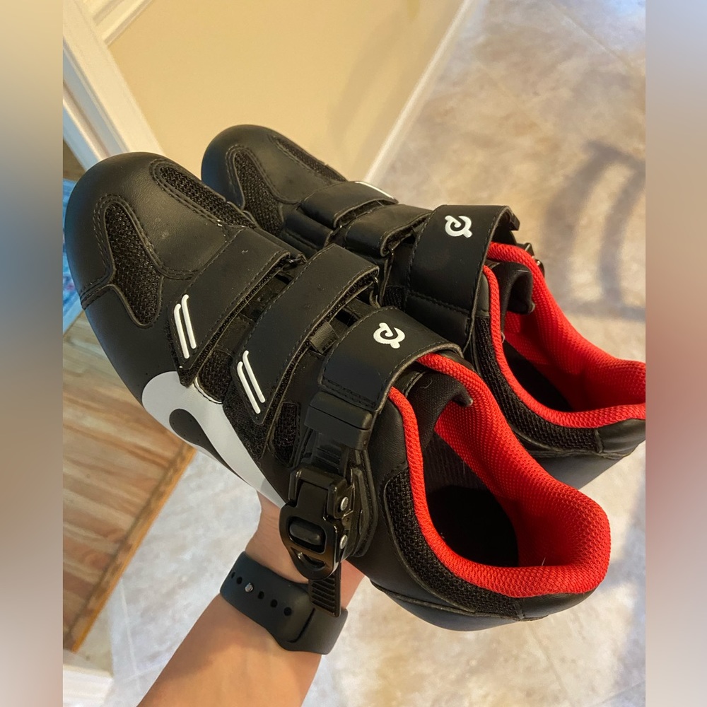 Peloton size 8 cycling shoes